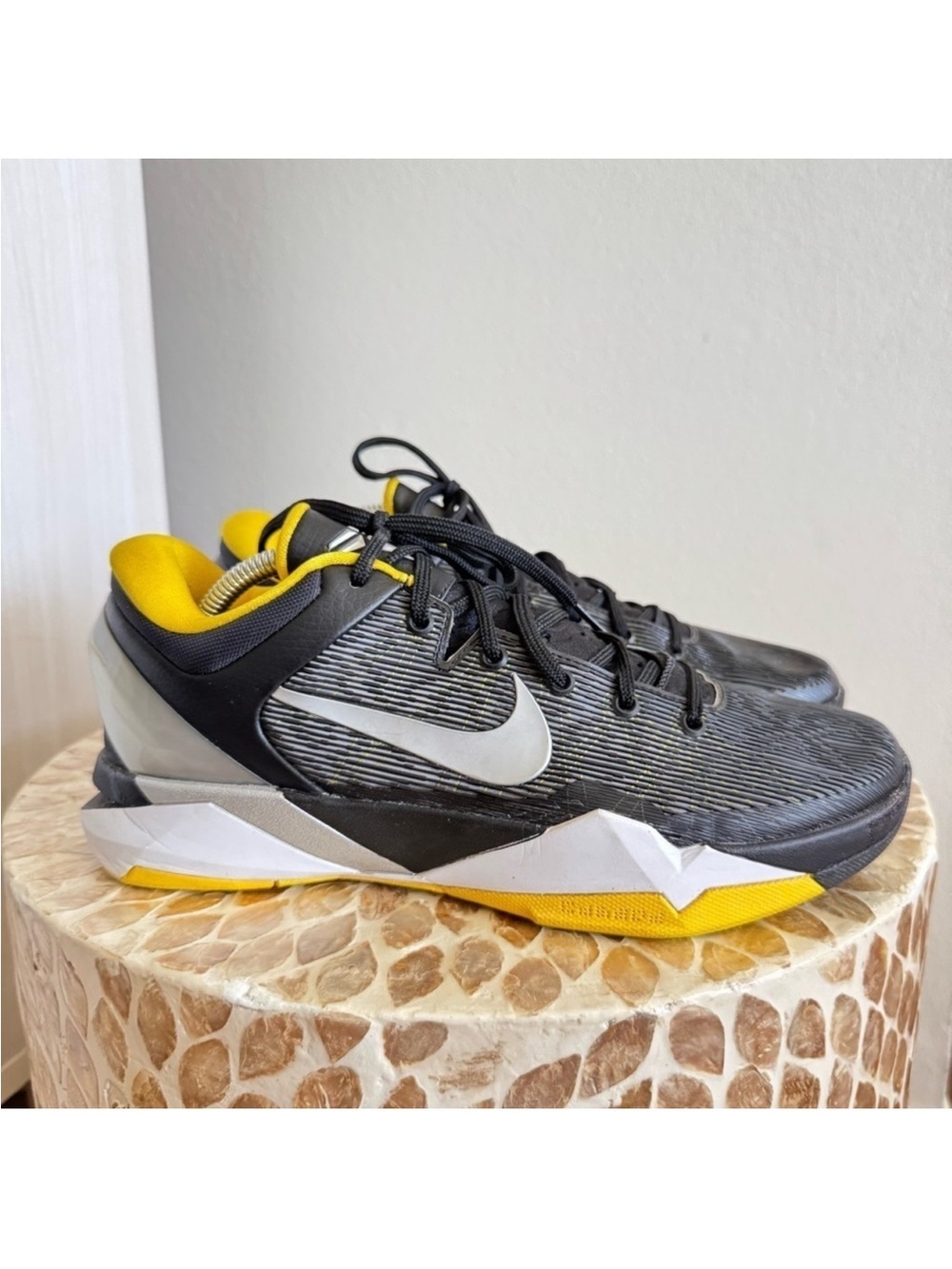 Nike Kobe 7 Supreme Del Sol Men's Black and Yellow Athletic Shoes size 9